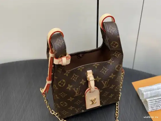 WIS LOUIS VUITTON Atlantis BB 0630